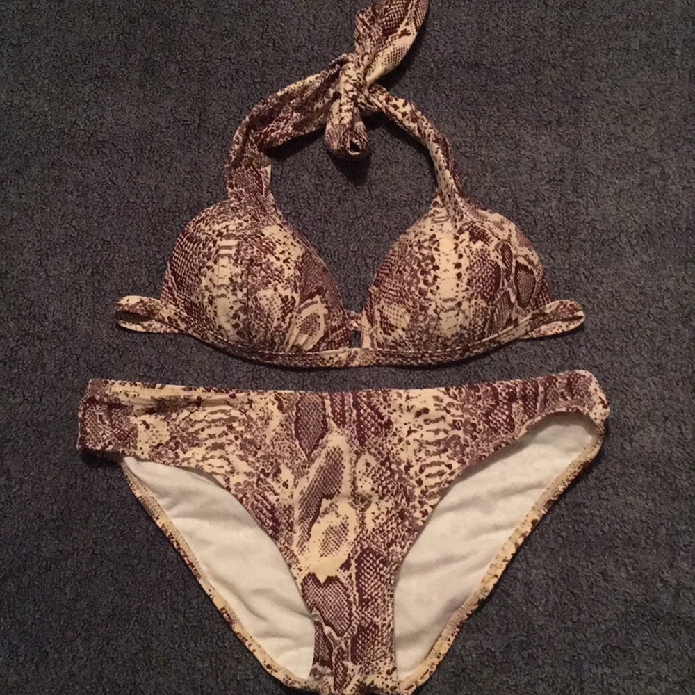 Swim suit